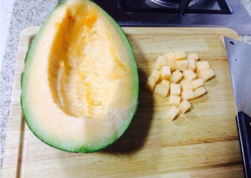 白肉吃哈密瓜,夏日清爽美食新体验